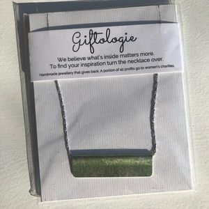 Giftologie necklace